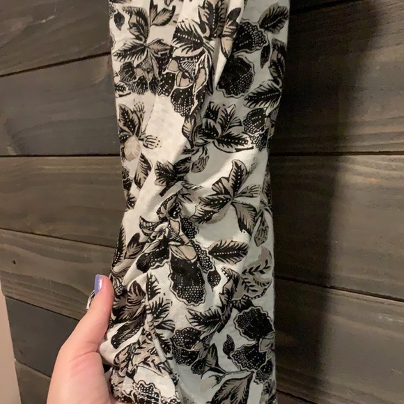 Old Navy Maternity Top - Picture 3 of 5